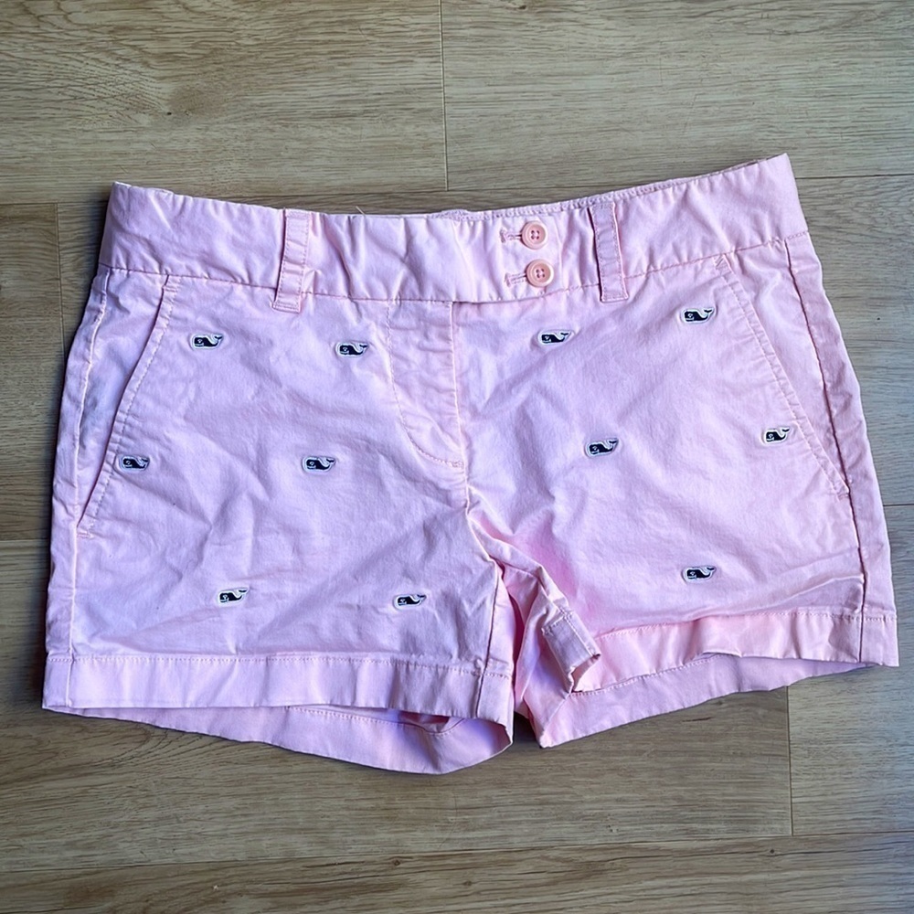 𝅺vineyard Vines pink low rise shorts. Size 2